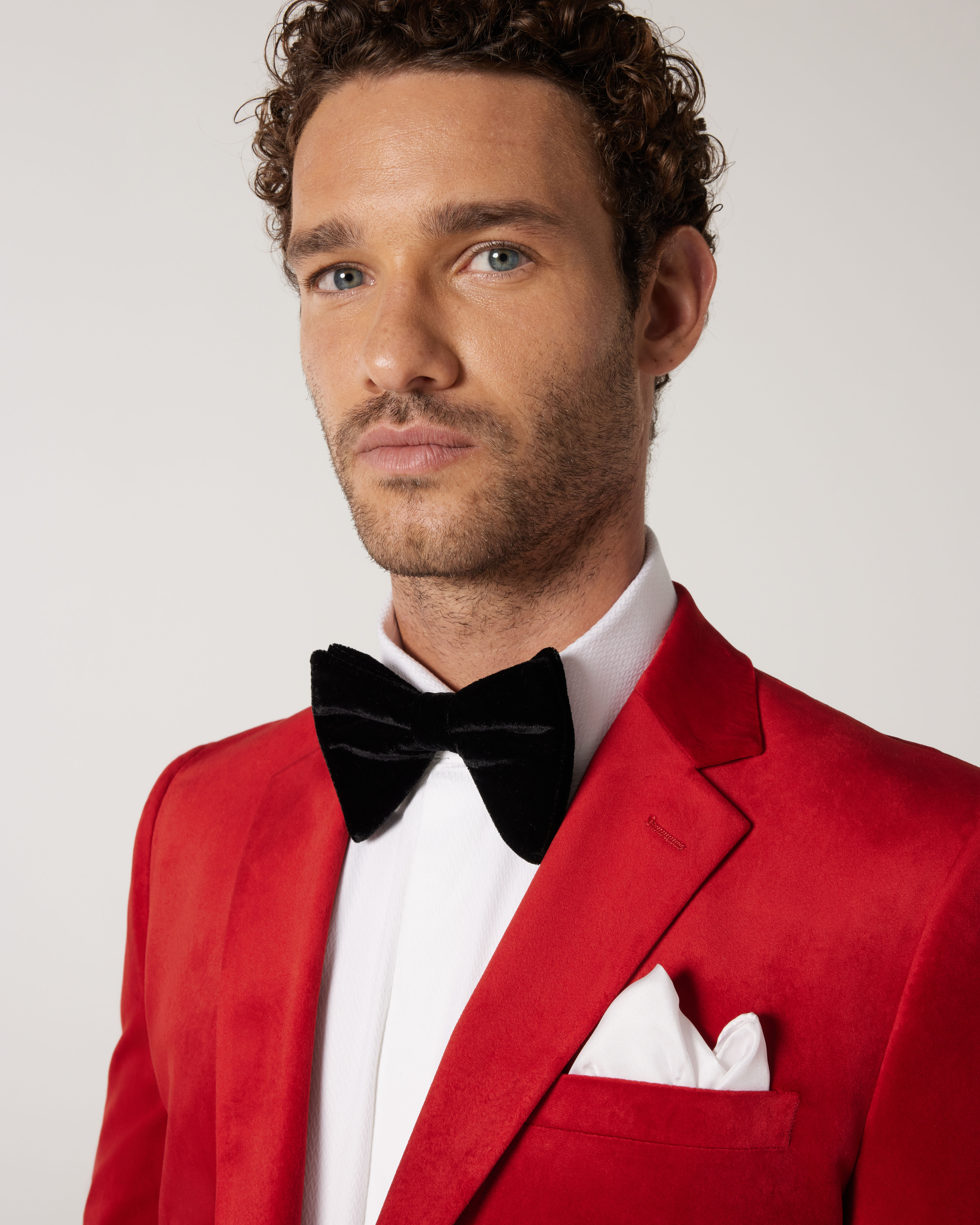 White pocket square tuxedo hotsell